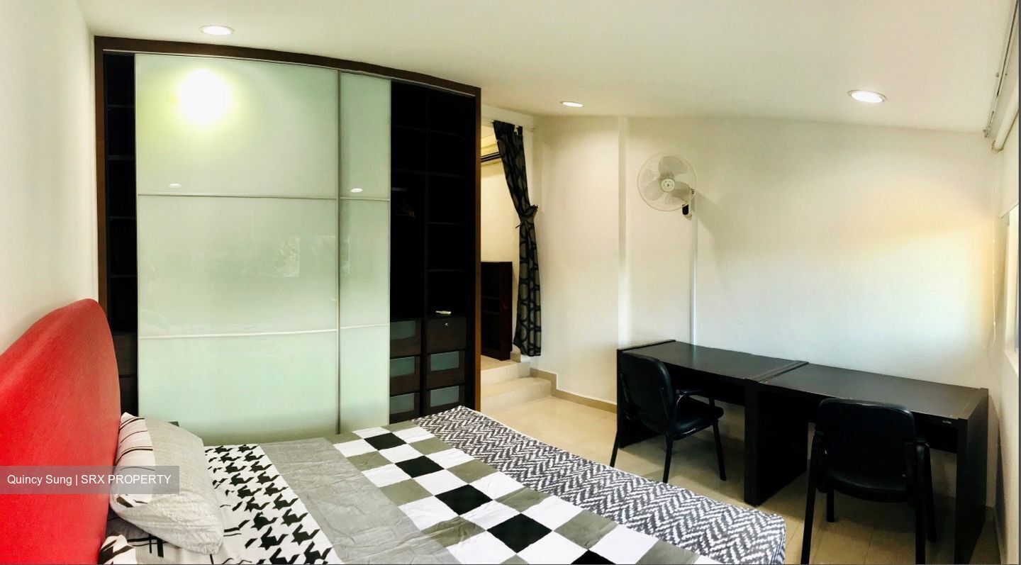Charlton Park (D19), Semi-Detached #393517001